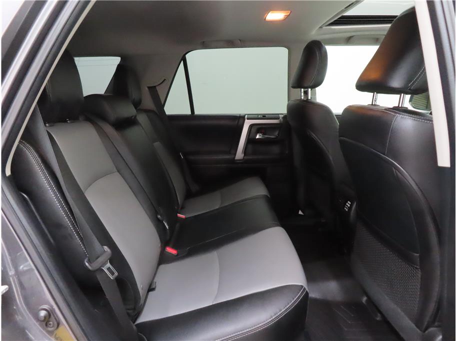 2016 Toyota 4Runner Base photo 26