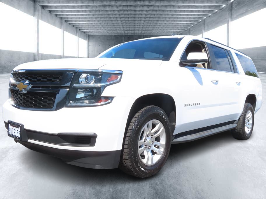 2015 Chevrolet Suburban LT photo 3