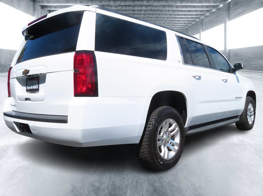 2015 Chevrolet Suburban LT photo 6