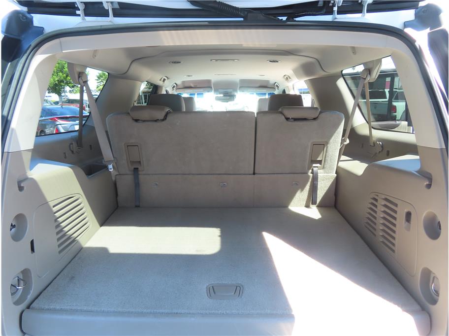 2015 Chevrolet Suburban LT photo 7