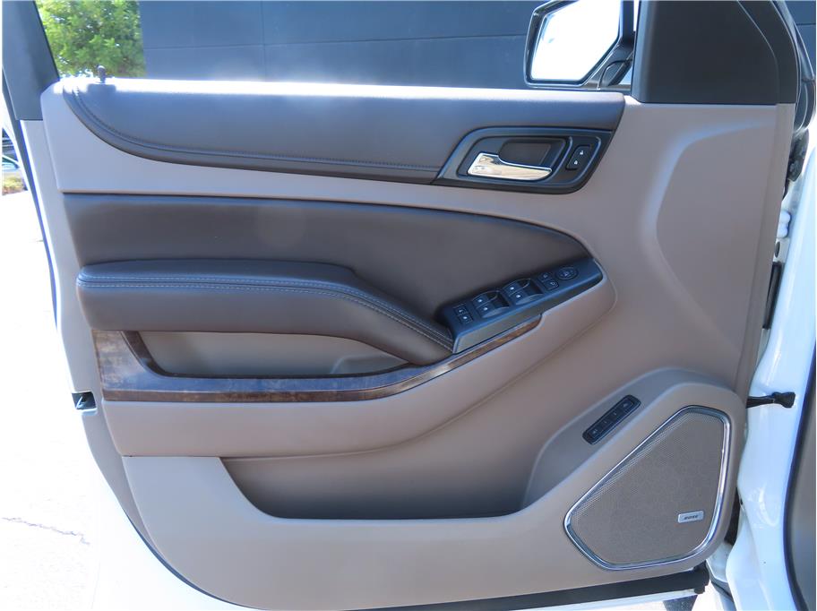 2015 Chevrolet Suburban LT photo 9