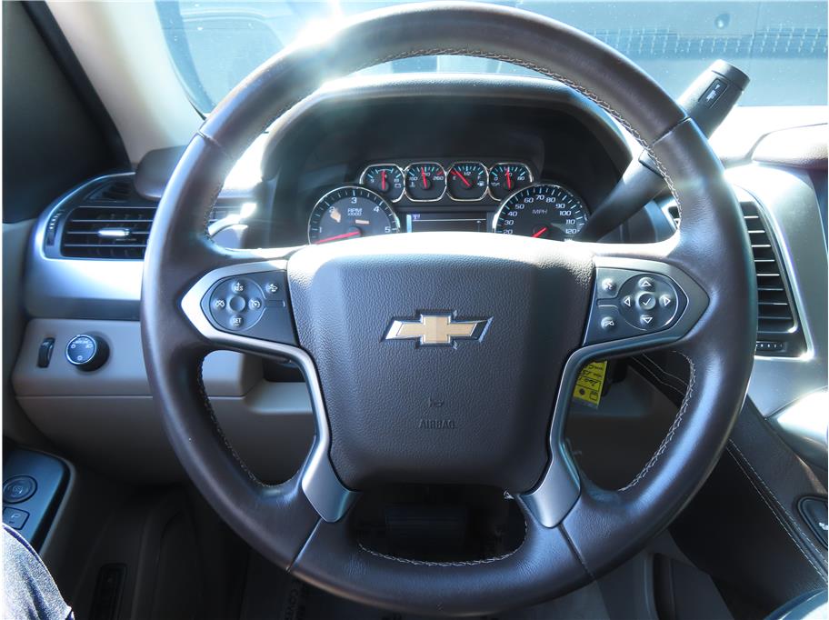 2015 Chevrolet Suburban LT photo 12