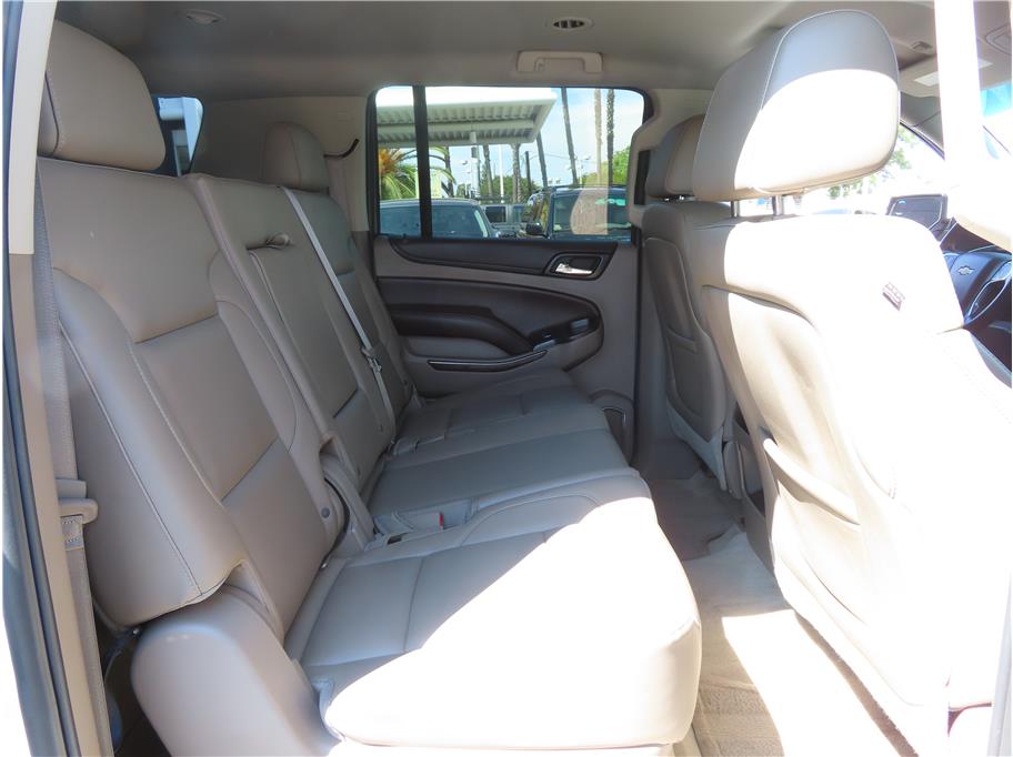 2015 Chevrolet Suburban LT photo 17
