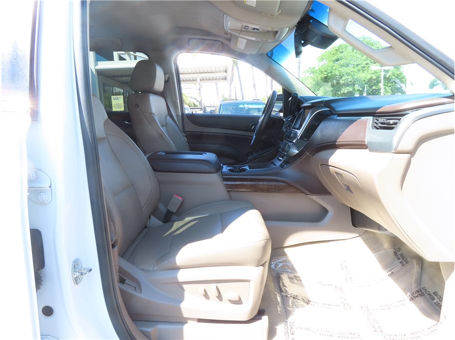 2015 Chevrolet Suburban LT photo 19