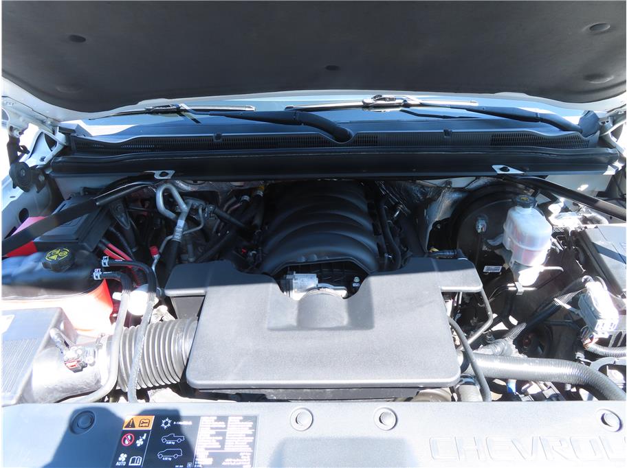 2015 Chevrolet Suburban LT photo 21