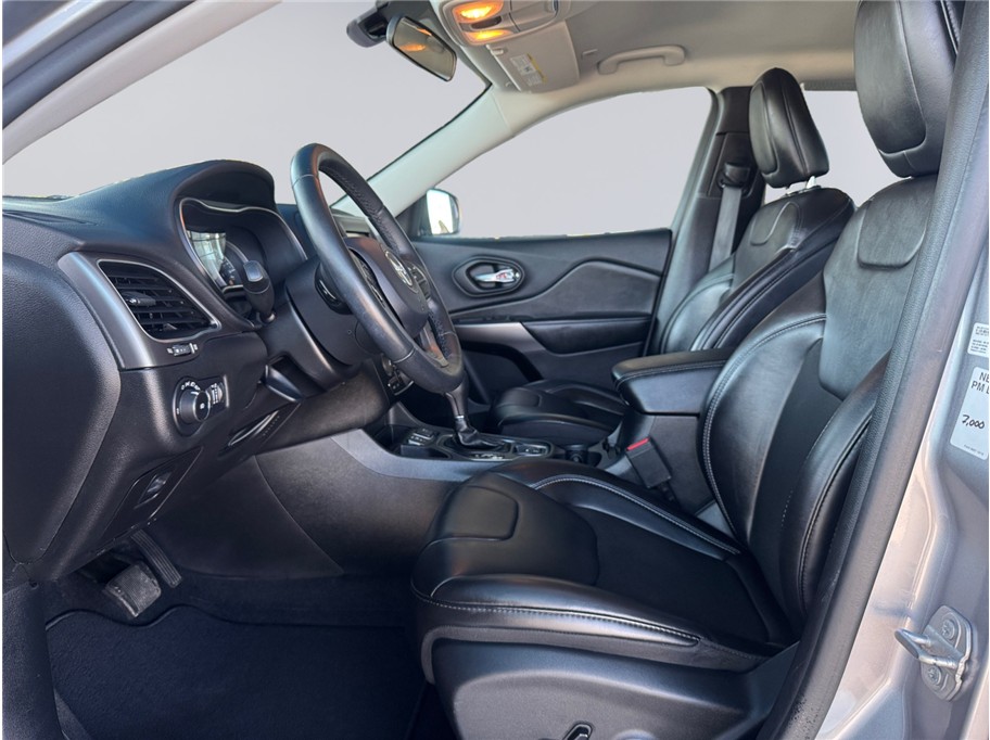 2019 Jeep Cherokee Latitude photo 8