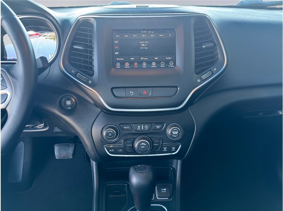 2019 Jeep Cherokee Latitude photo 9