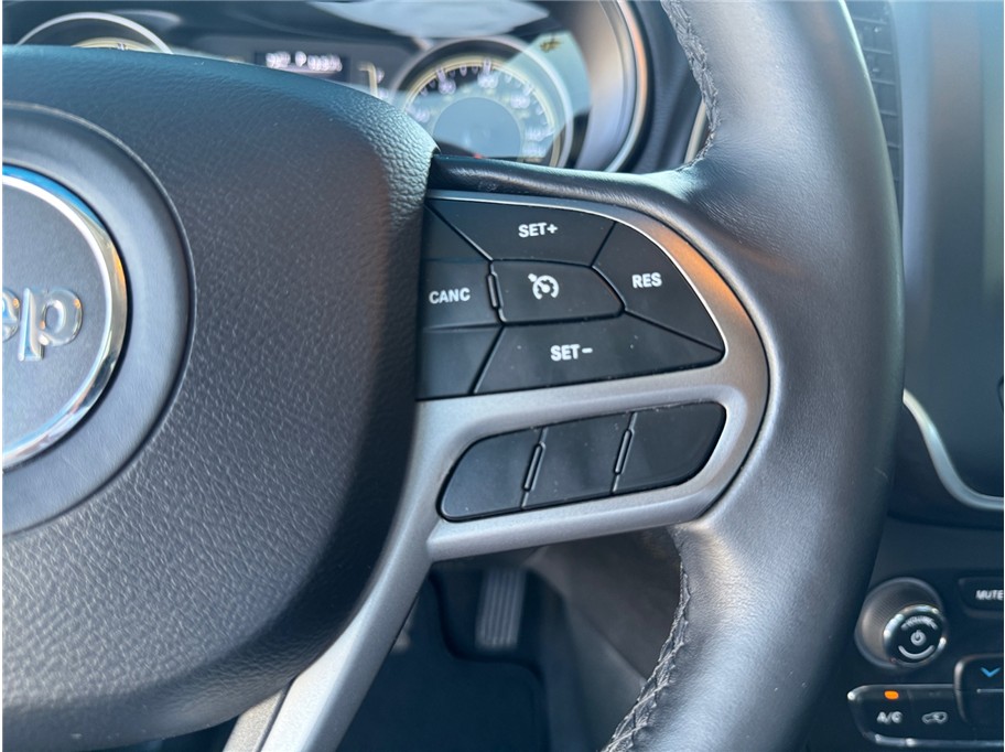 2019 Jeep Cherokee Latitude photo 13