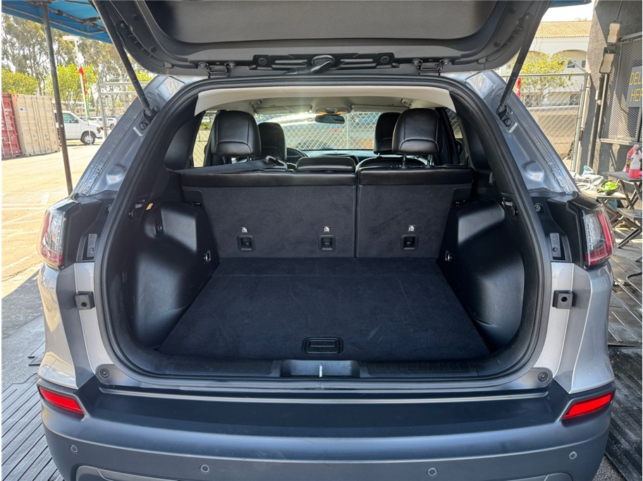 2019 Jeep Cherokee Latitude photo 19
