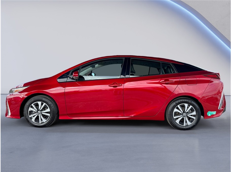 2017 Toyota Prius Prime Plus photo 3