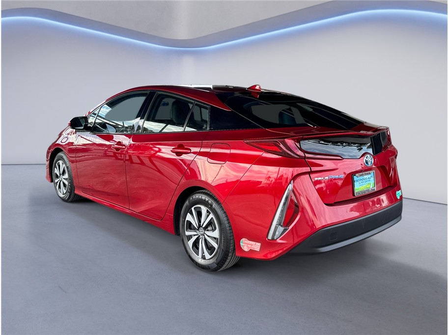 2017 Toyota Prius Prime Plus photo 4