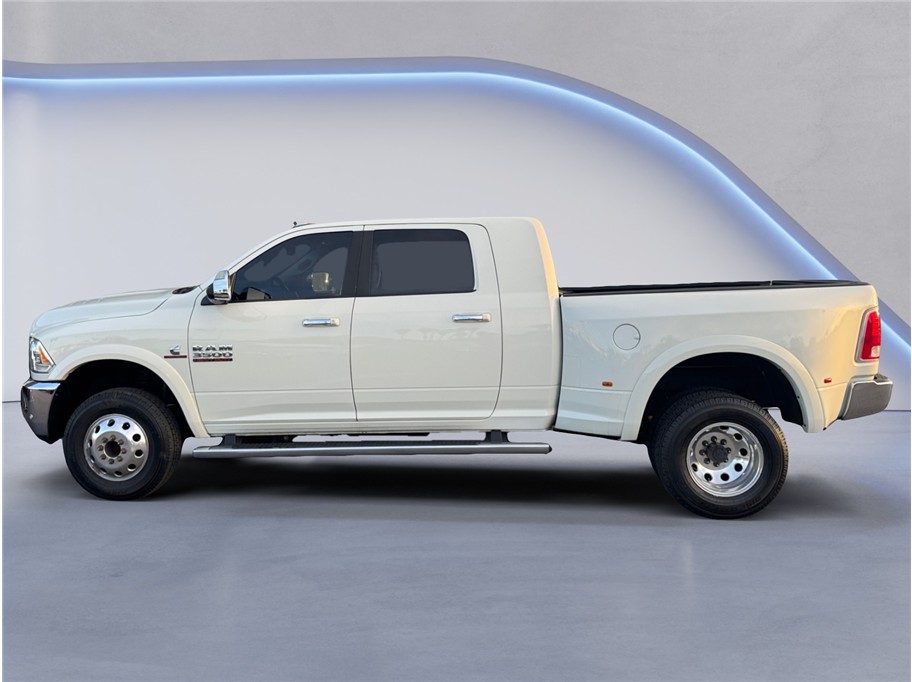 2017 Ram 3500 Laramie photo 3