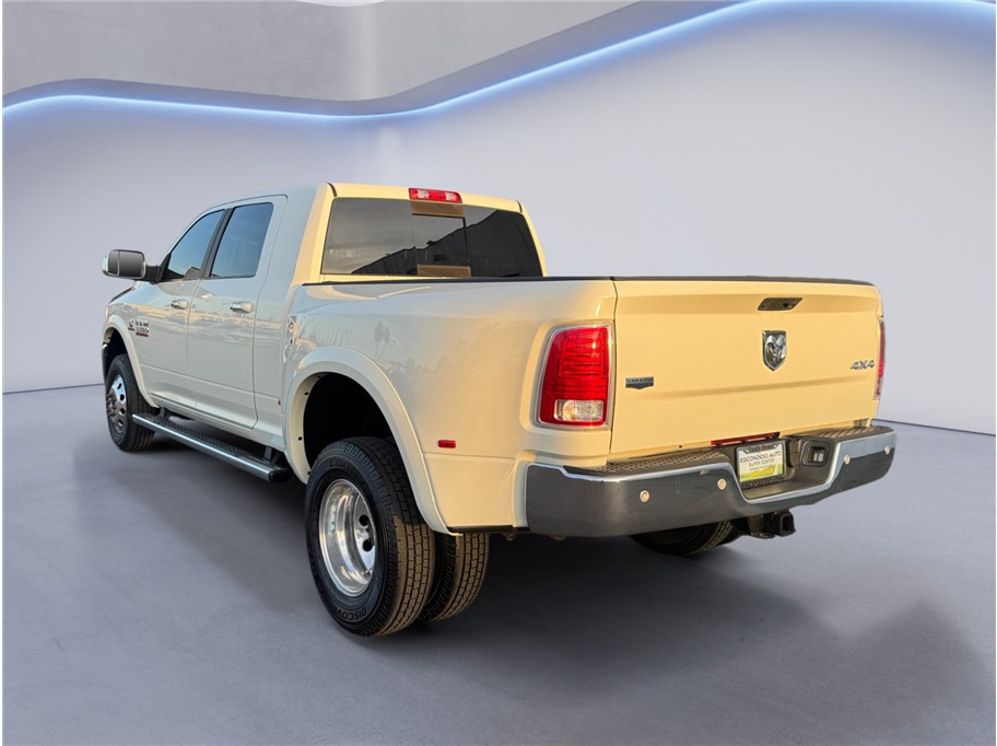 2017 Ram 3500 Laramie photo 4