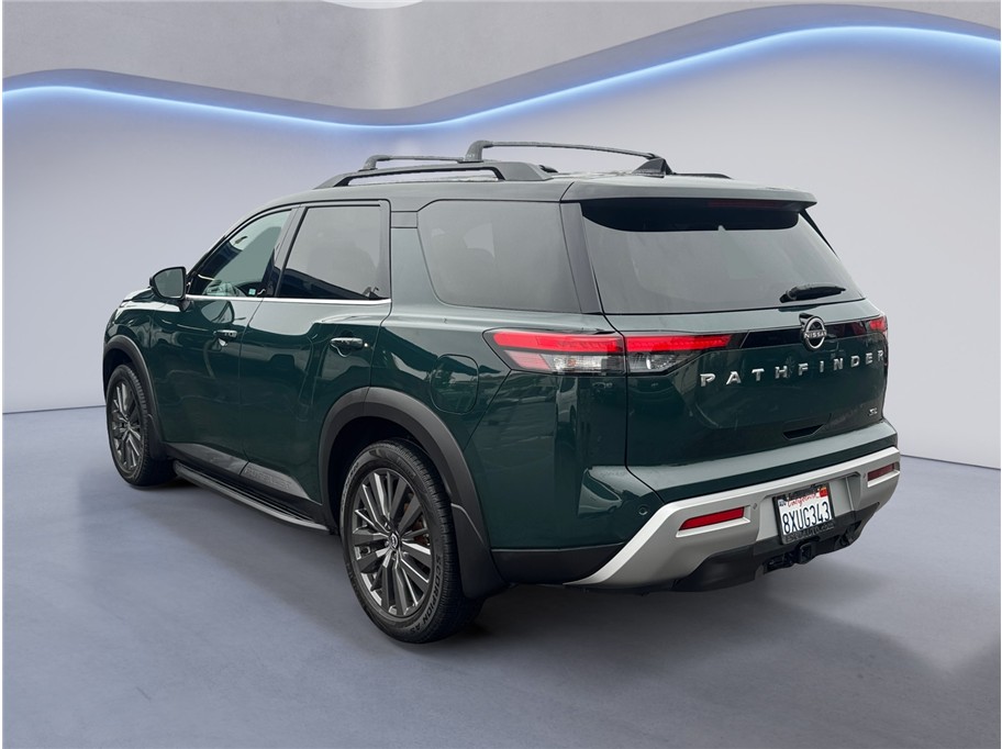 2022 Nissan Pathfinder SL photo 4