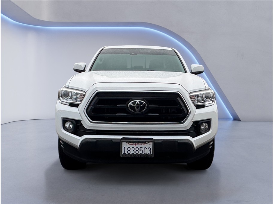 2021 Toyota Tacoma SR5 photo 2