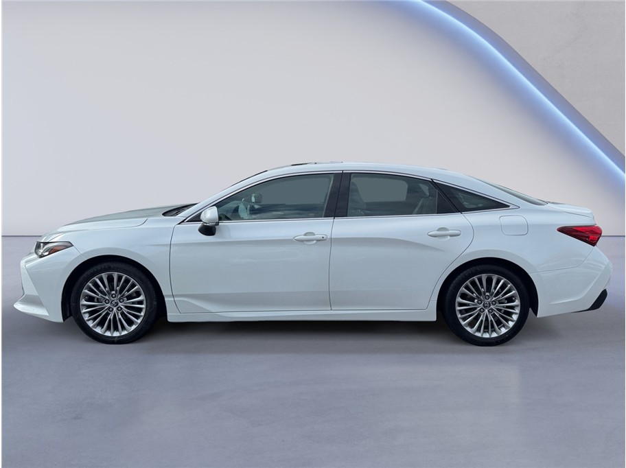 2019 Toyota Avalon Limited photo 3