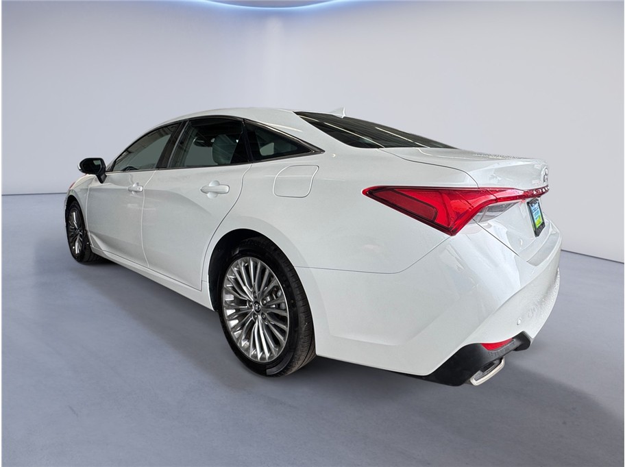 2019 Toyota Avalon Limited photo 4