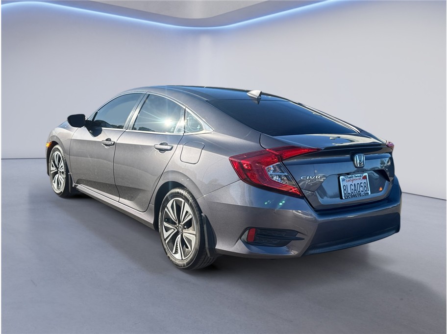 2017 Honda Civic EX-L photo 4