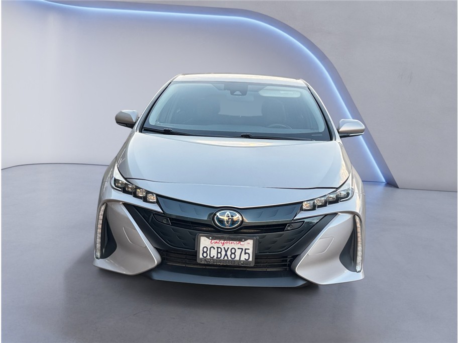 2017 Toyota Prius Prime Premium photo 2