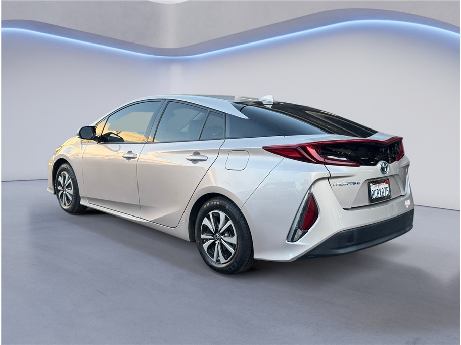 2017 Toyota Prius Prime Premium photo 4