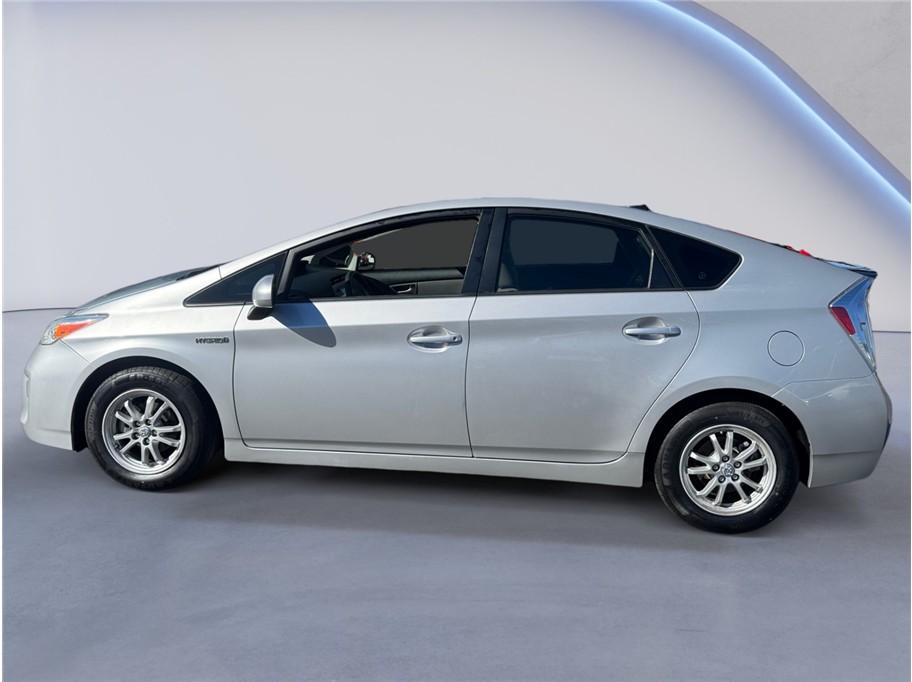 2015 Toyota Prius Two photo 3