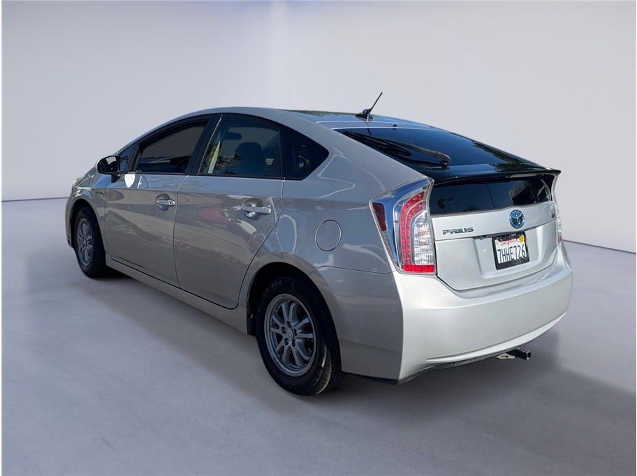 2015 Toyota Prius Two photo 4
