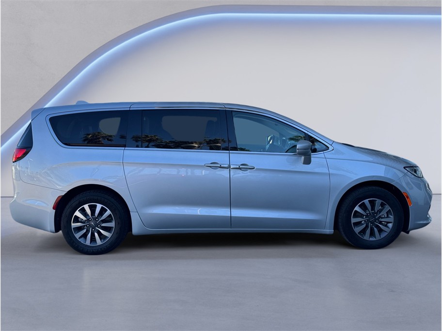 2022 Chrysler Pacifica Hybrid Touring L - Photo 7