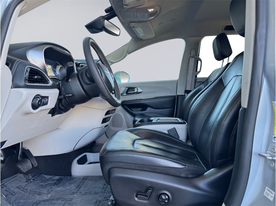 2022 Chrysler Pacifica Hybrid Touring L - Photo 10