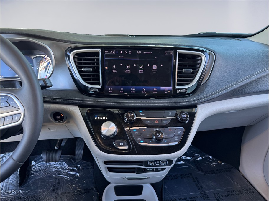 2022 Chrysler Pacifica Hybrid Touring L - Photo 11