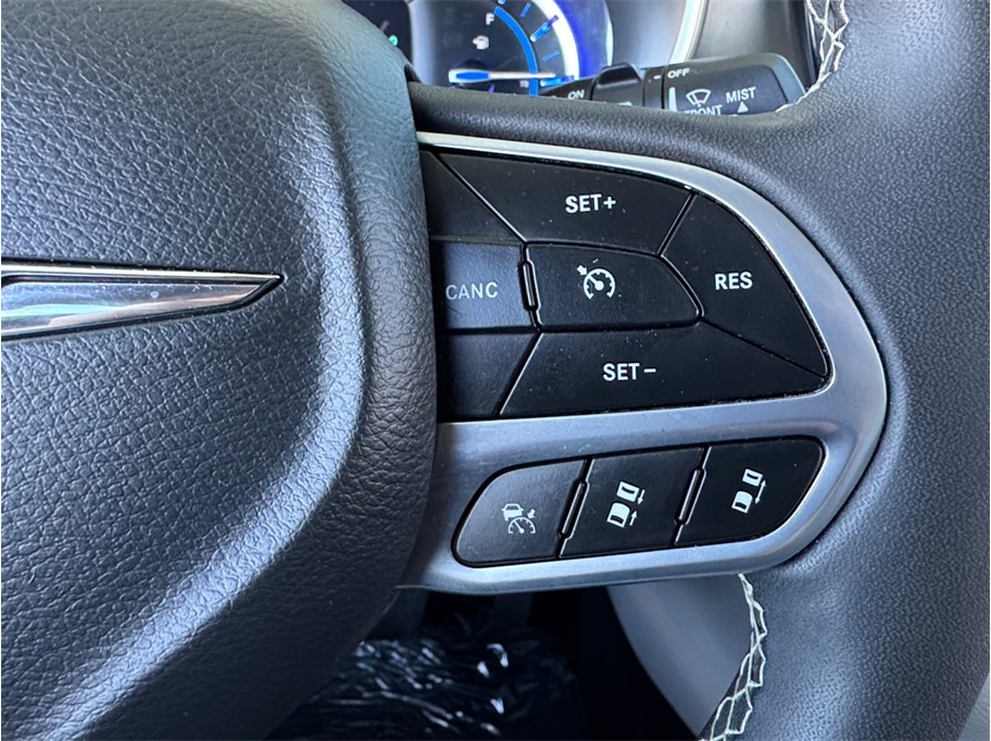 2022 Chrysler Pacifica Hybrid Touring L - Photo 15