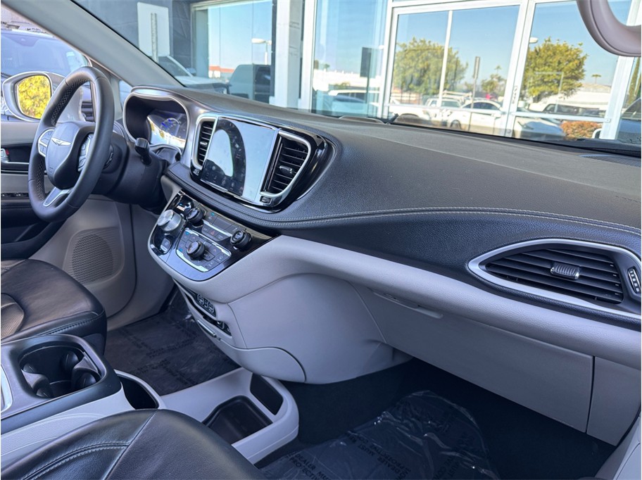 2022 Chrysler Pacifica Hybrid Touring L - Photo 23