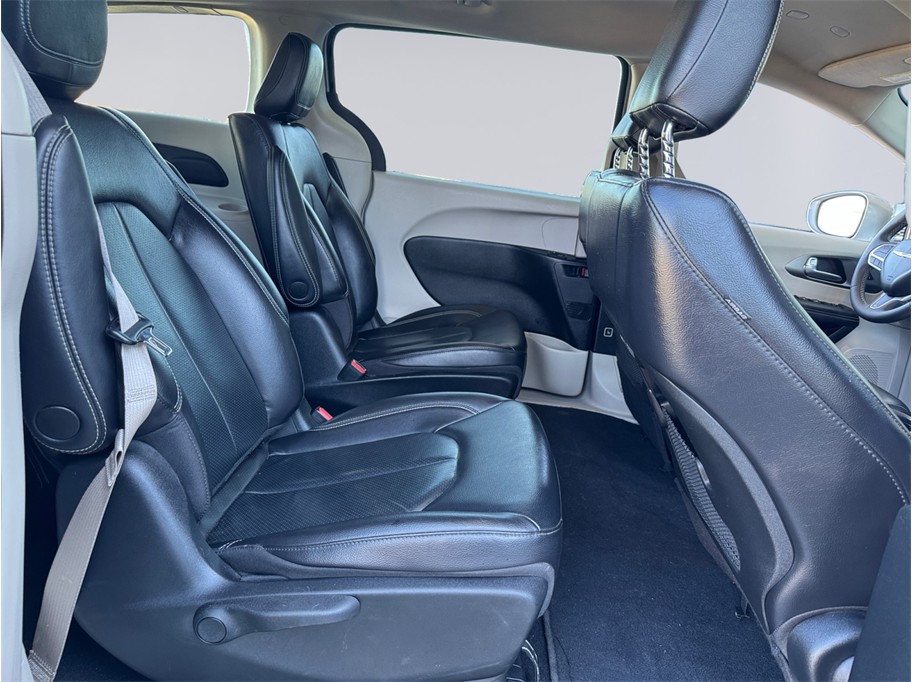 2022 Chrysler Pacifica Hybrid Touring L - Photo 26