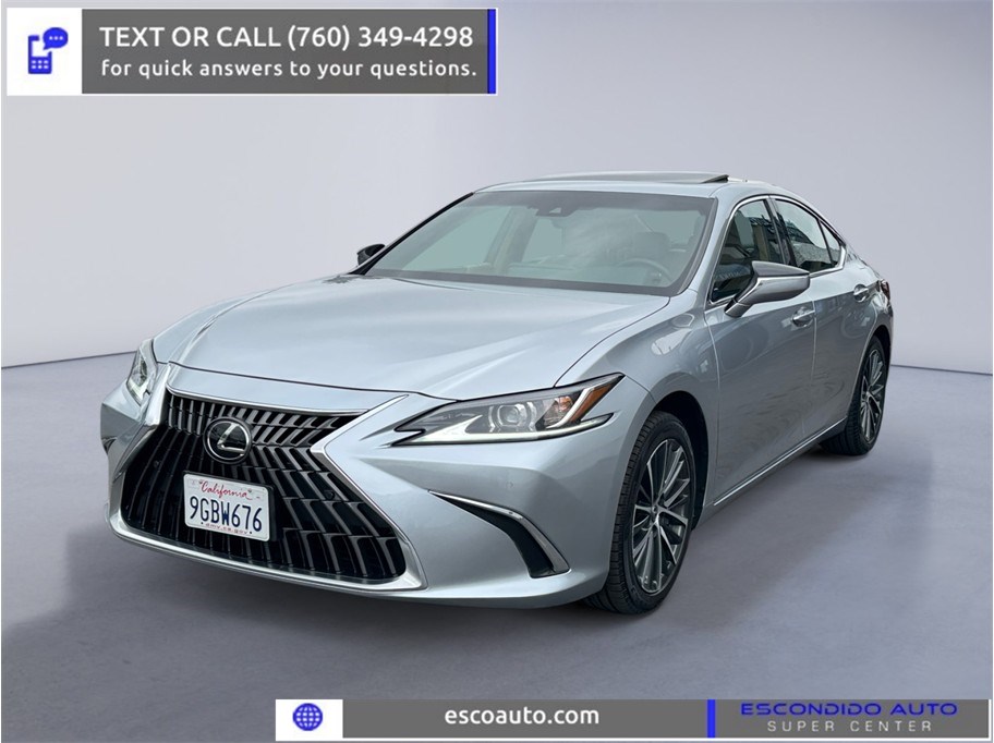2023 Lexus ES 300h 300h's photo
