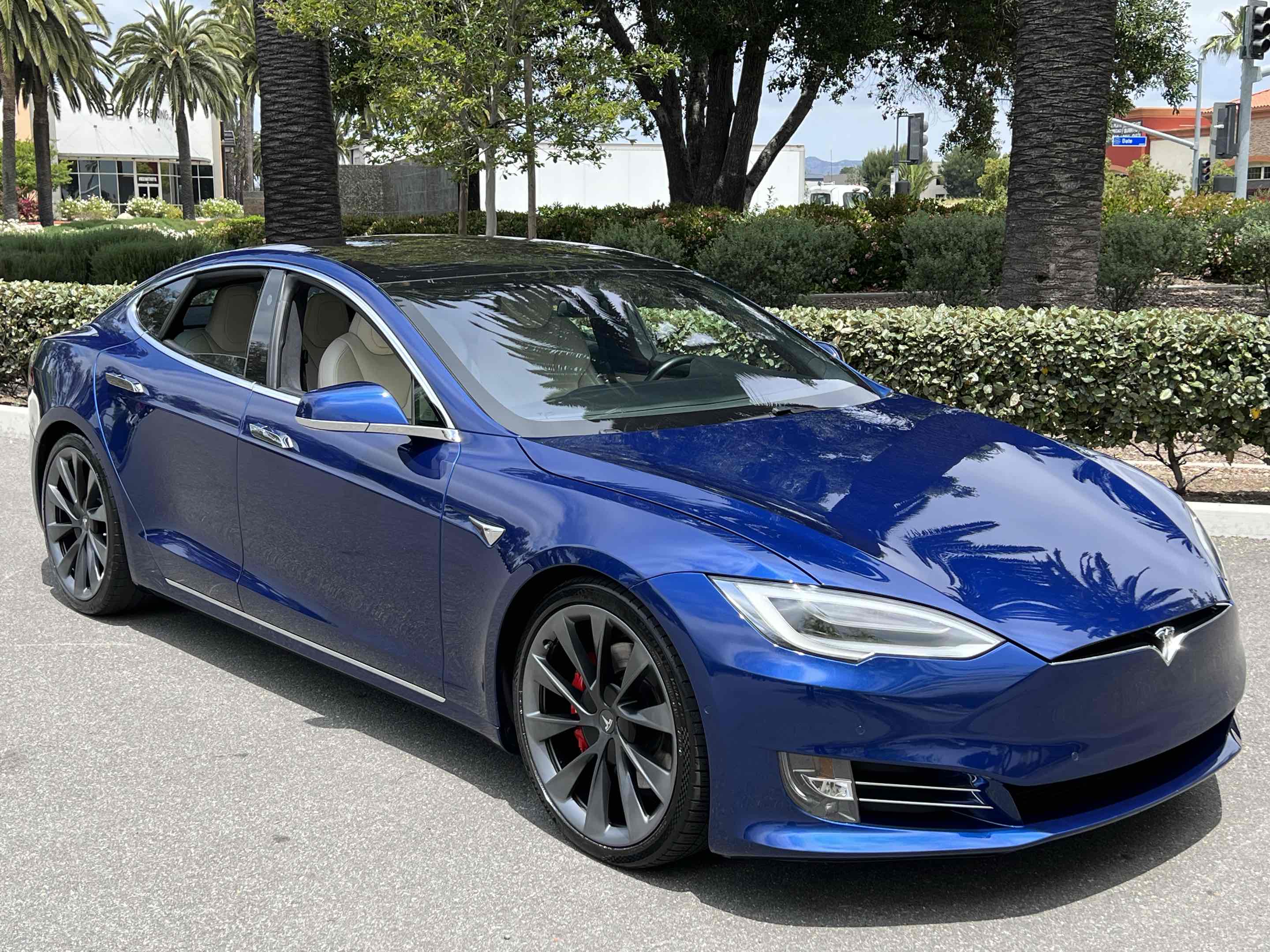 2020 Tesla Model S Performance - NAVIGATION - PRICED TO SELL