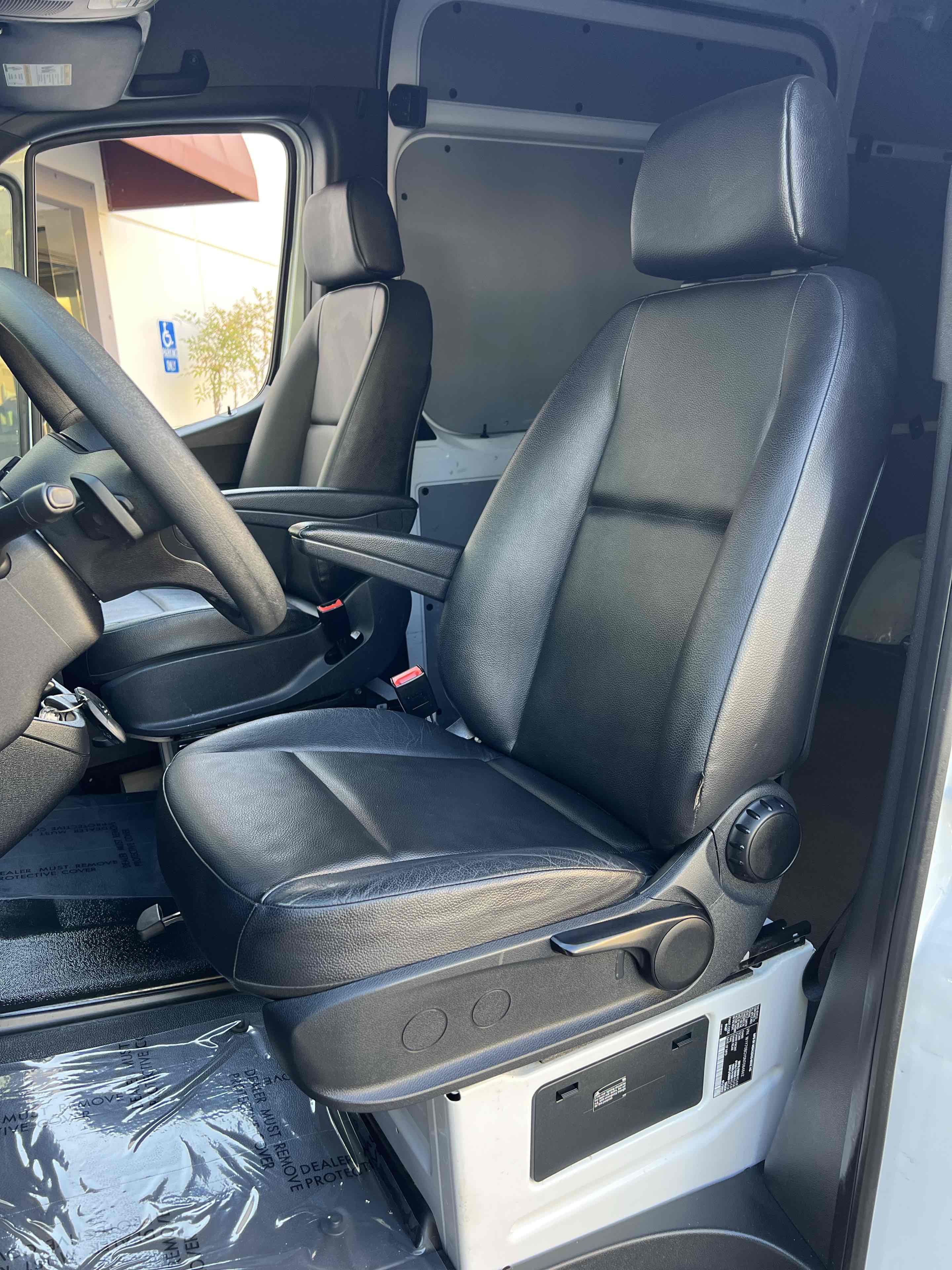 2022 Mercedes Benz Sprinter 1500 Standard Roof photo 23