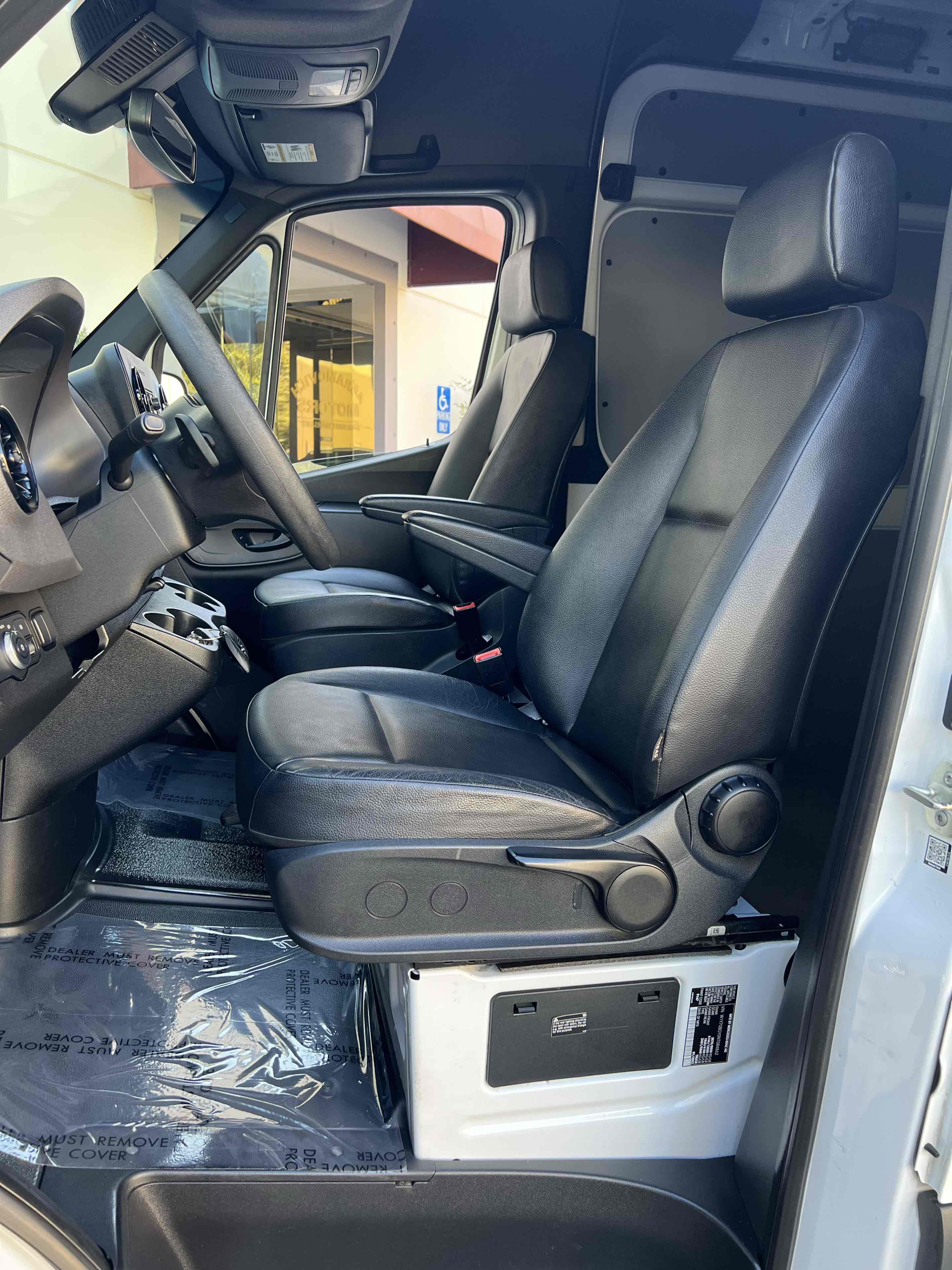 2022 Mercedes Benz Sprinter 1500 Standard Roof photo 26