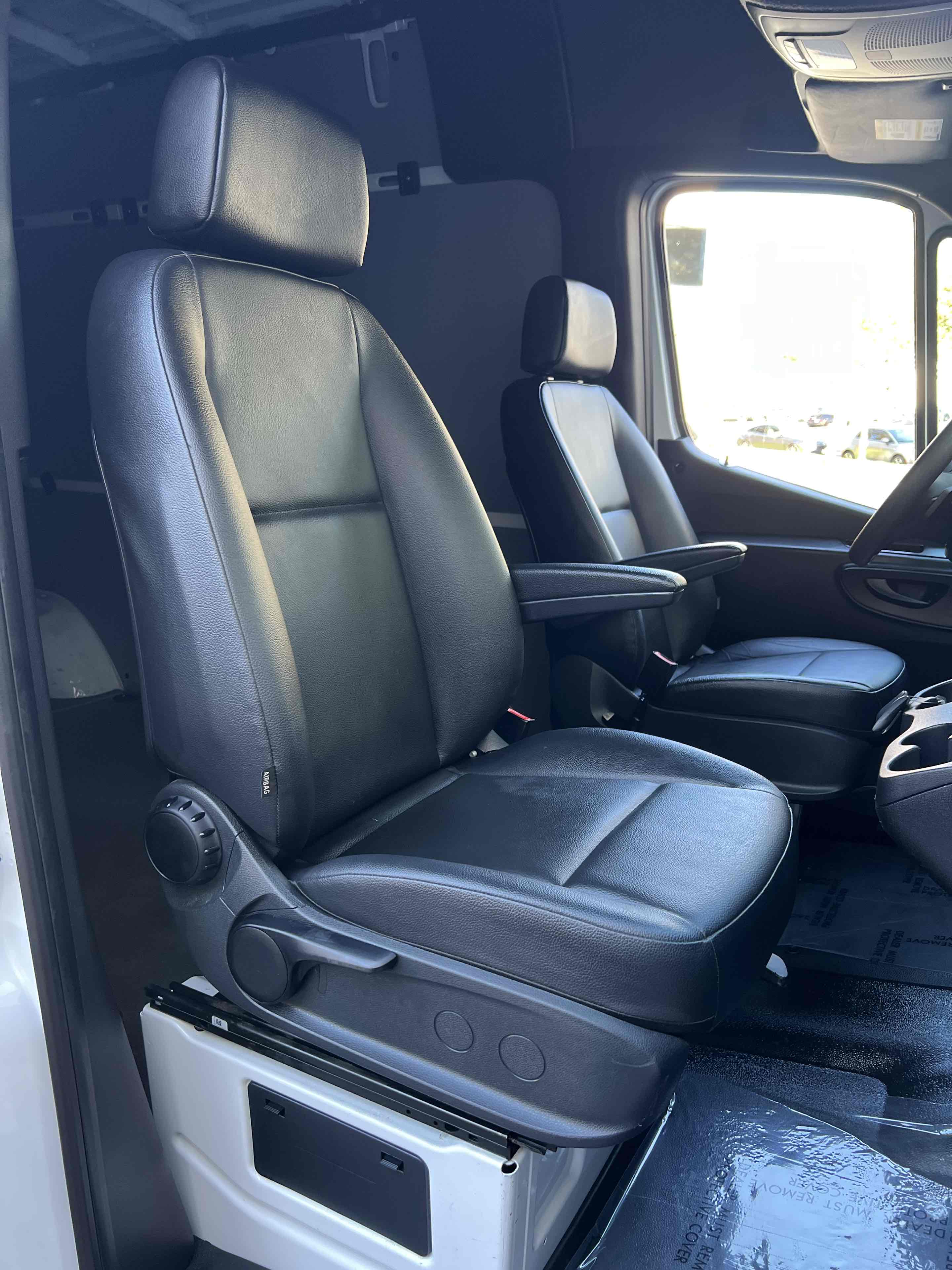 2022 Mercedes Benz Sprinter 1500 Standard Roof photo 29