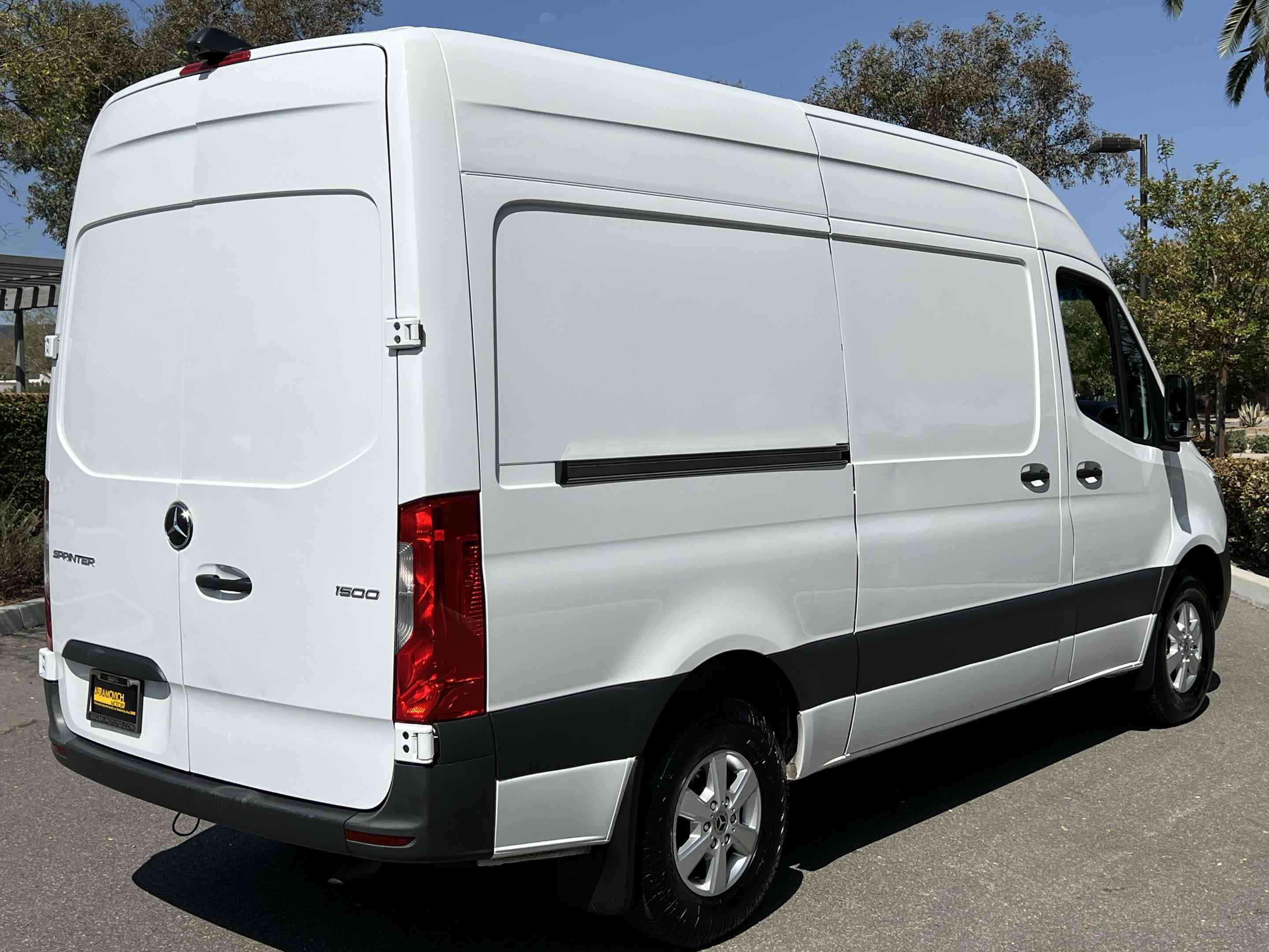 2022 Mercedes Benz Sprinter 1500 Standard Roof photo 12