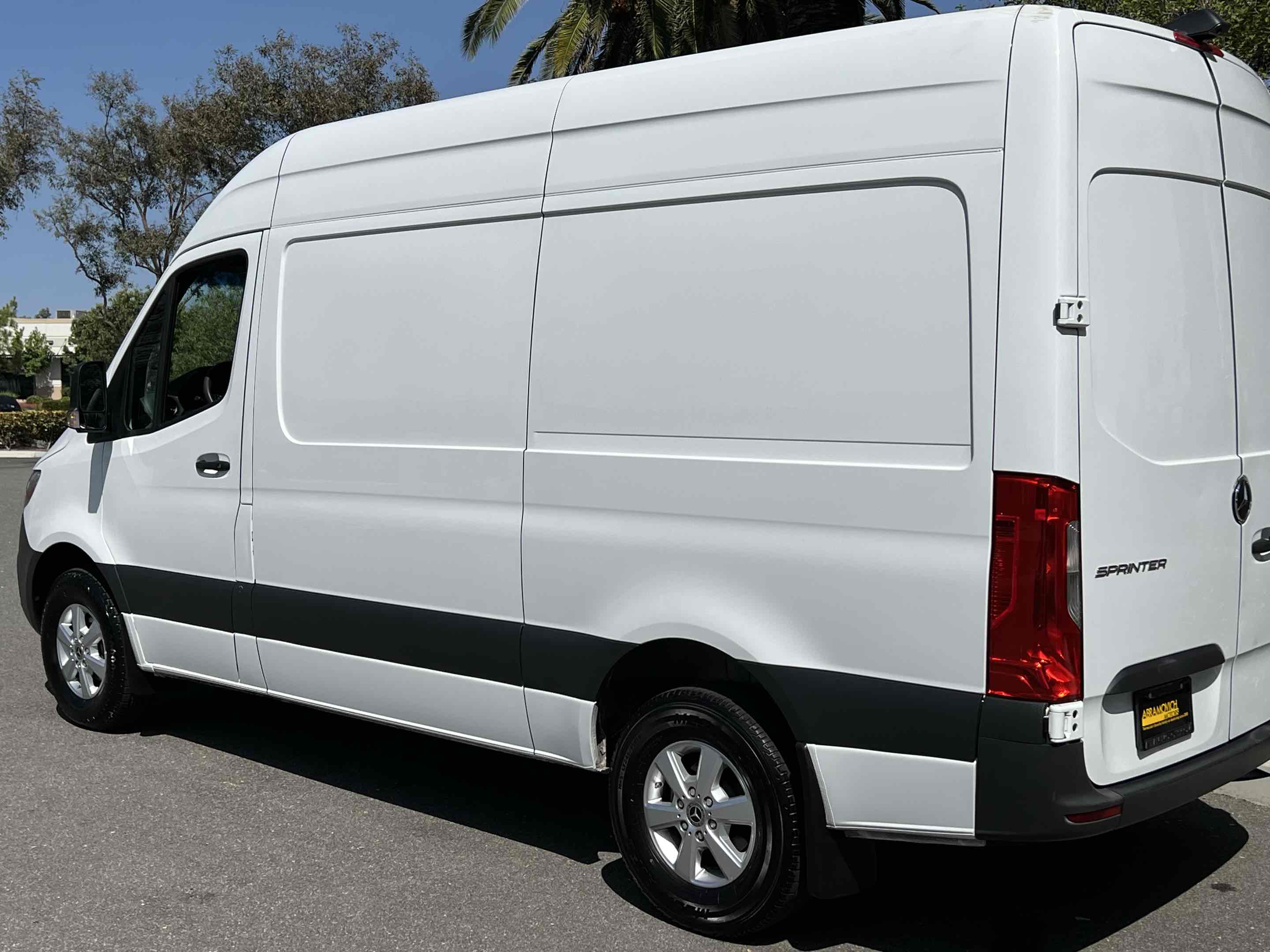 2022 Mercedes Benz Sprinter 1500 Standard Roof photo 32