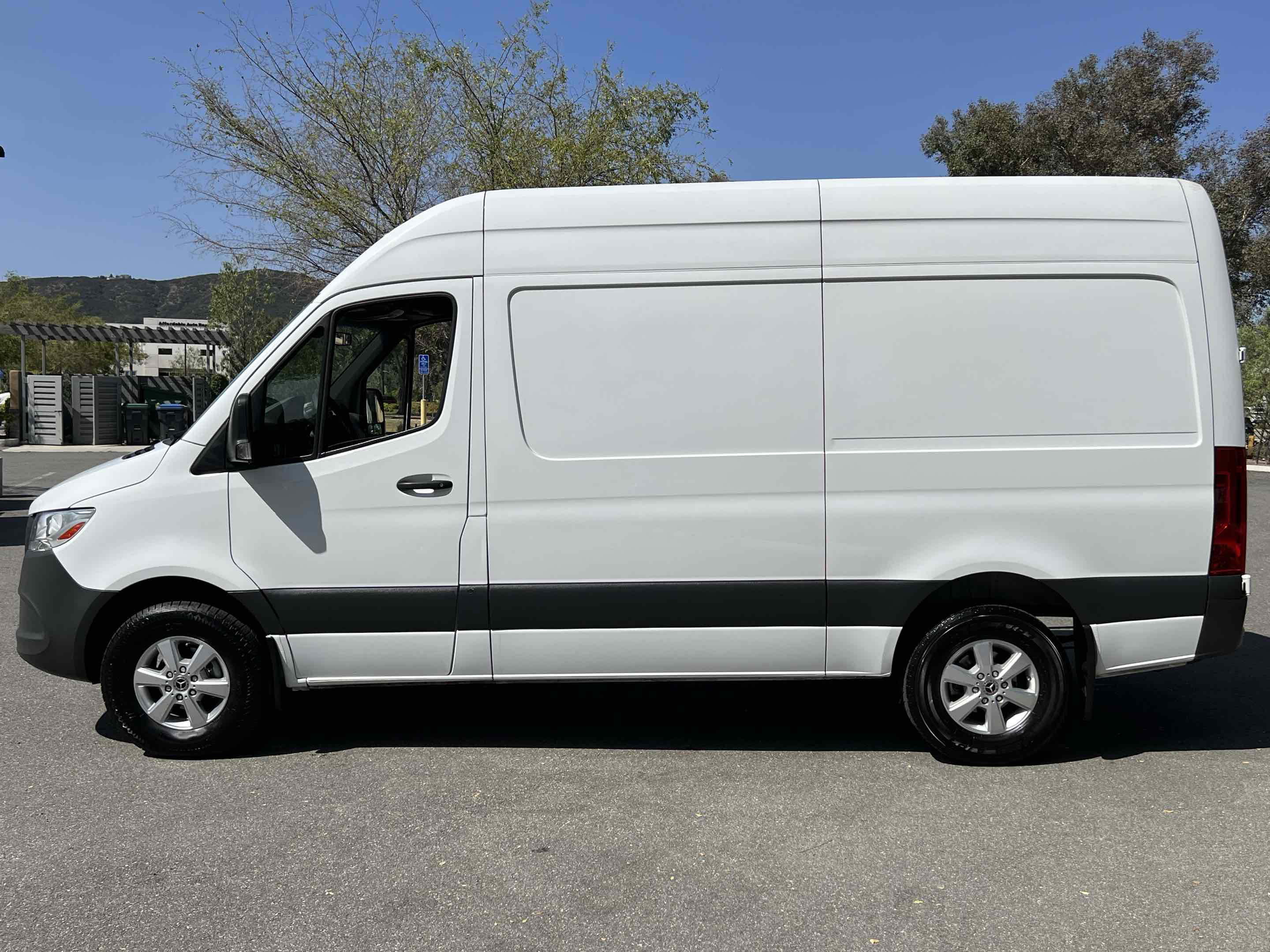 2022 Mercedes Benz Sprinter 1500 Standard Roof photo 16