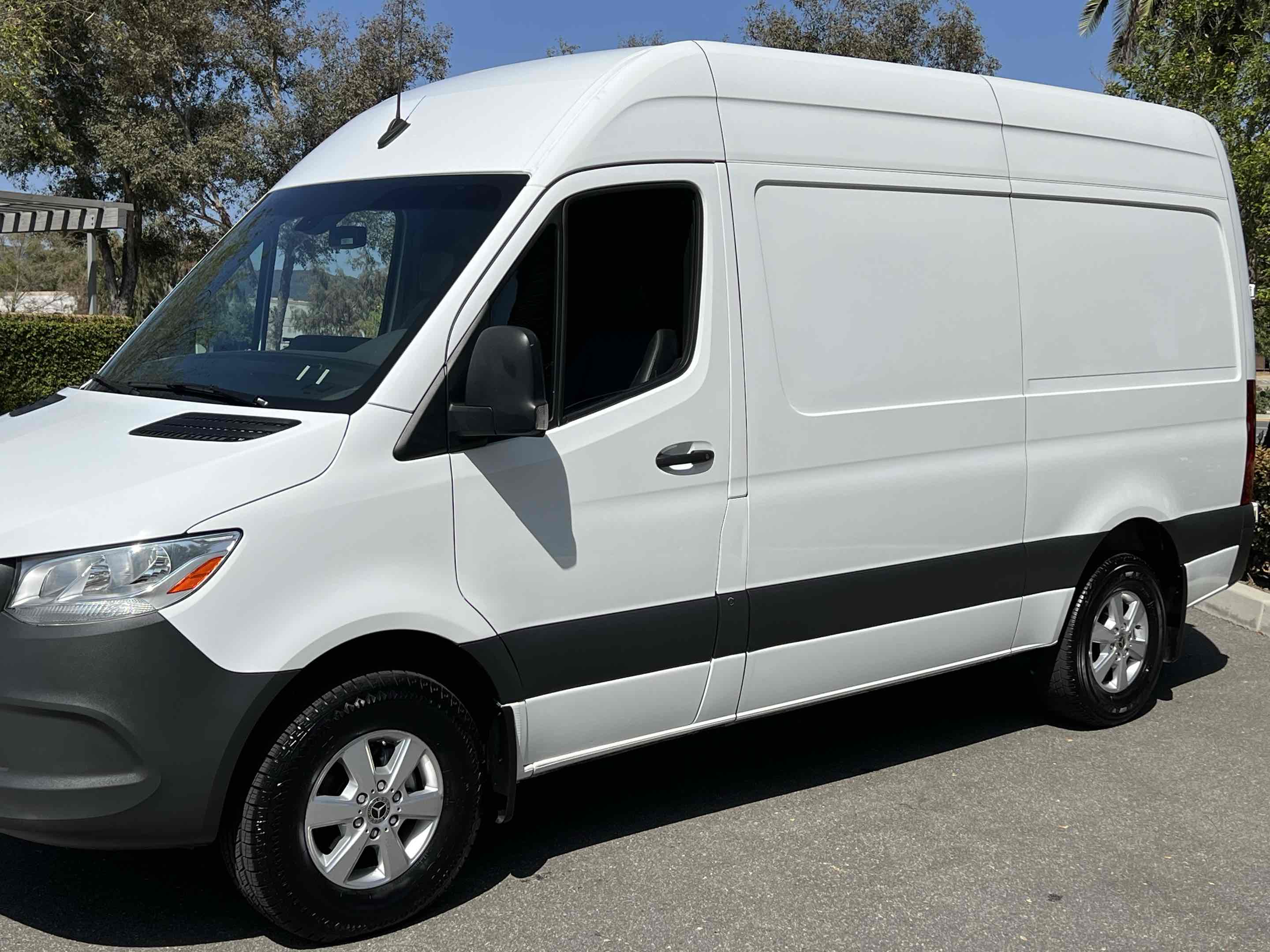 2022 Mercedes Benz Sprinter 1500 Standard Roof photo 35