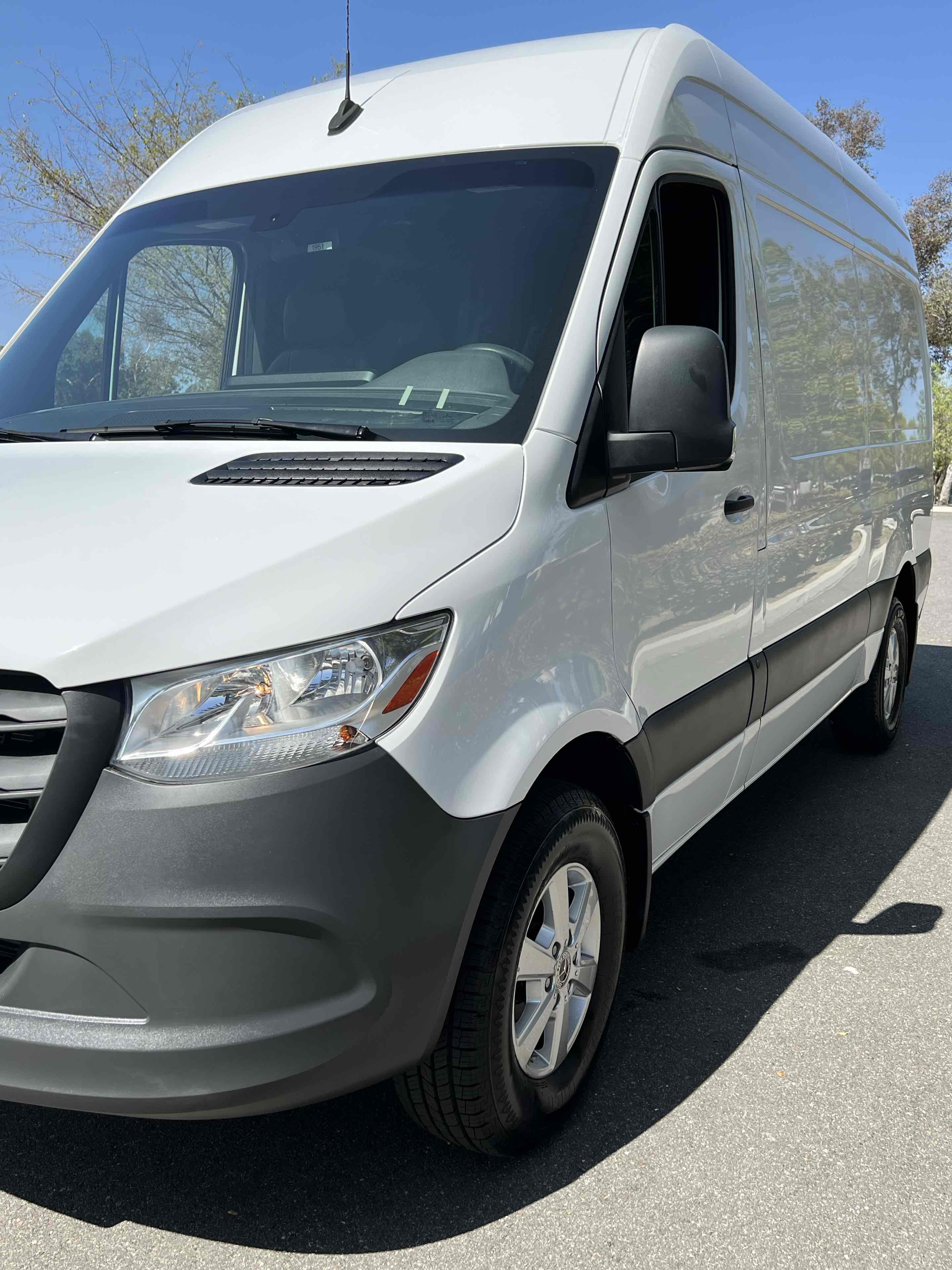 2022 Mercedes Benz Sprinter 1500 Standard Roof photo 41
