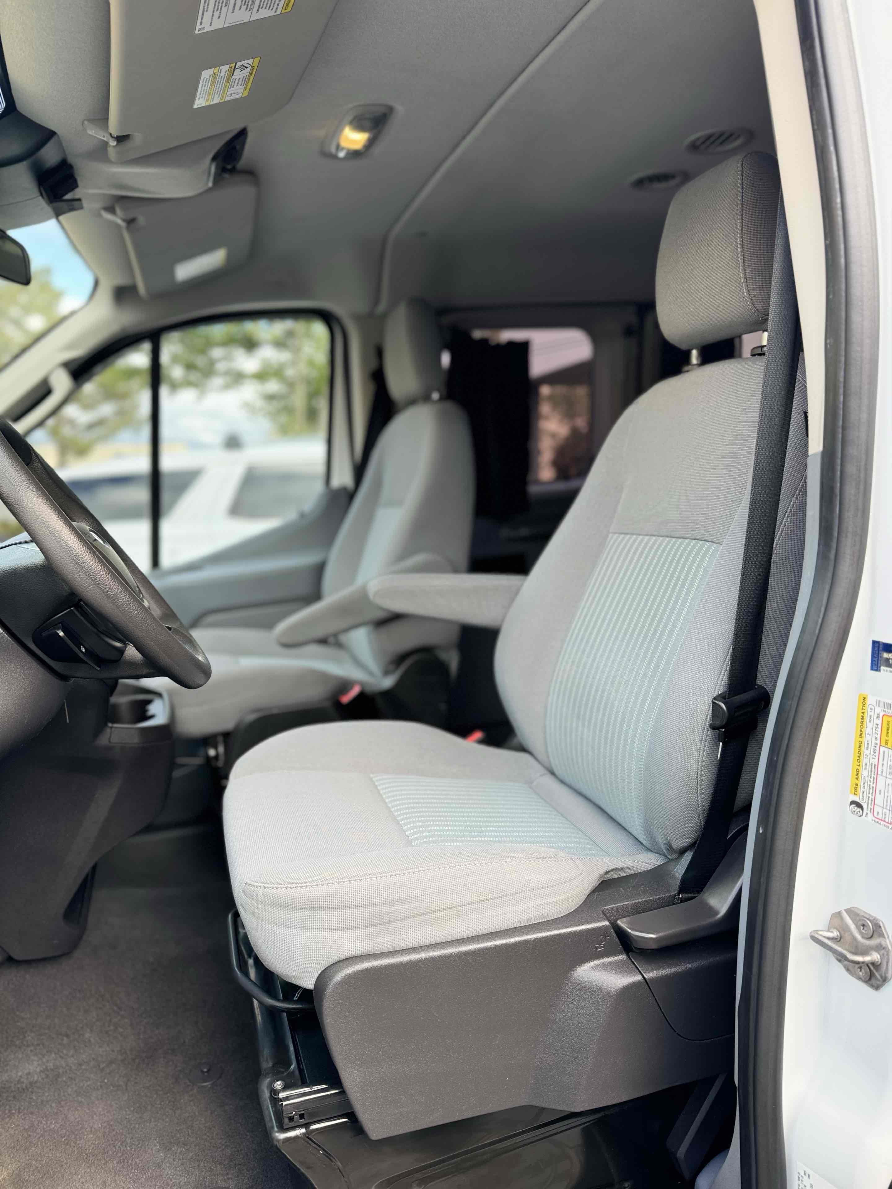2016 Ford Transit XL photo 4