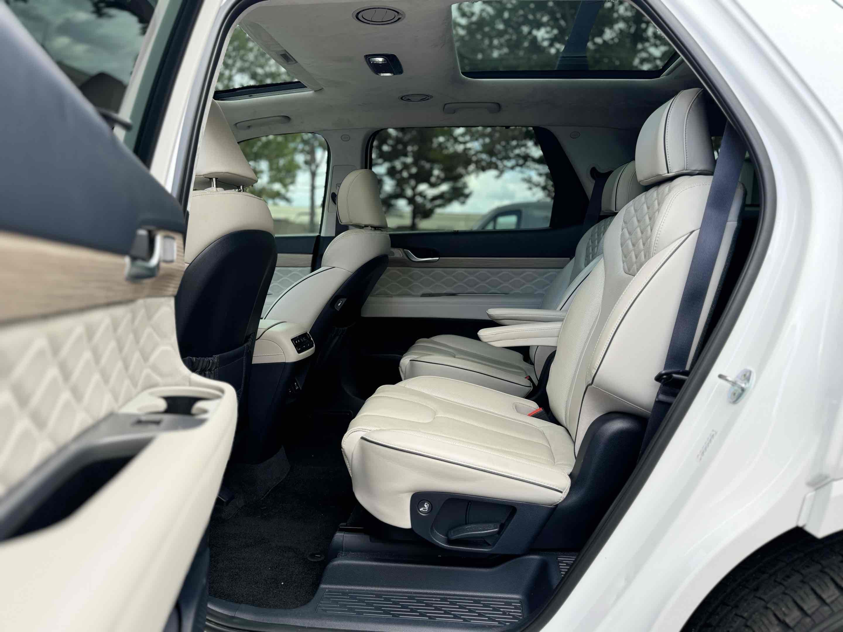 Sold 2022 Hyundai Palisade Calligraphy - NAVI - WINTER PACKAGE in