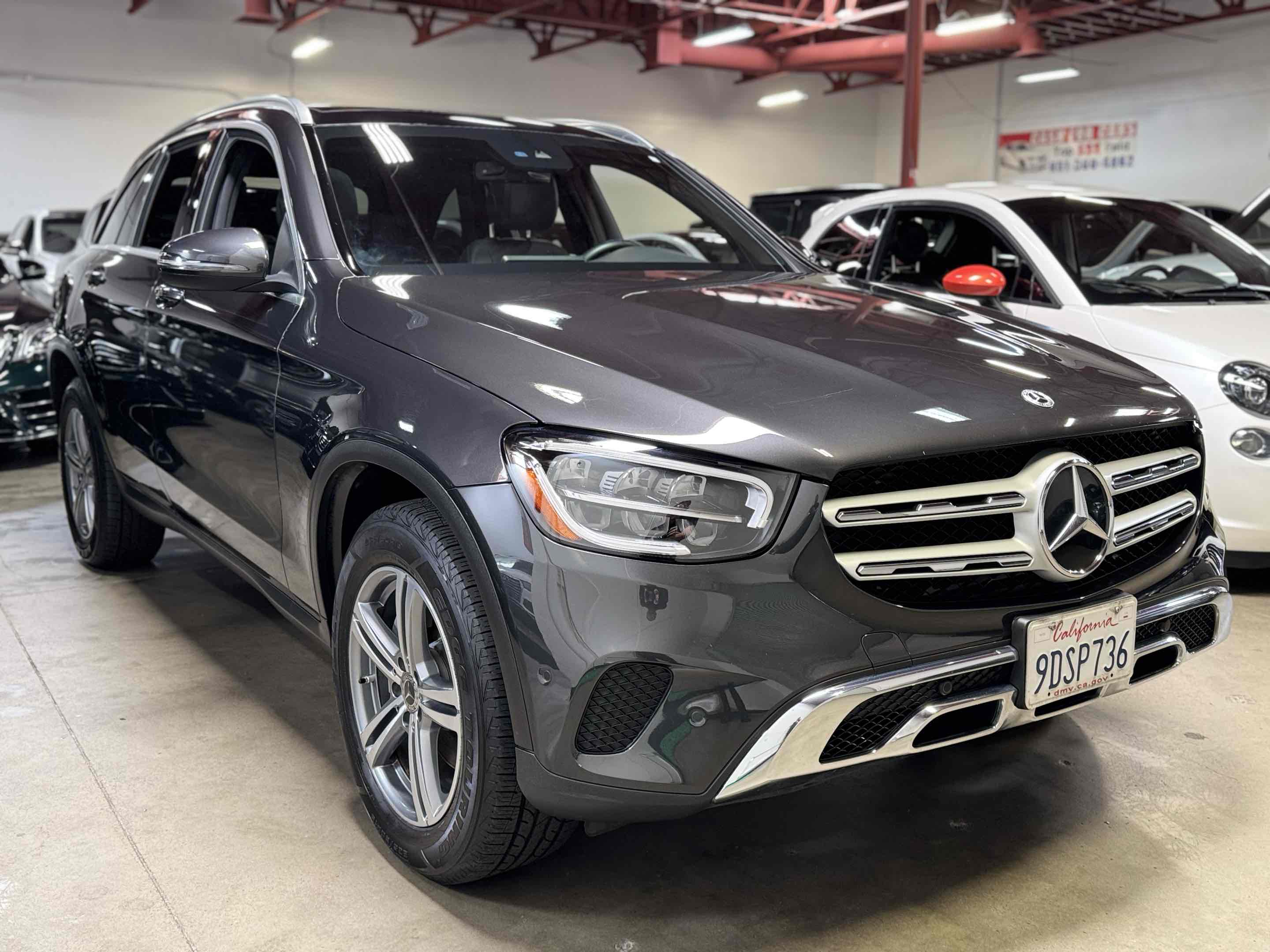 2022 Mercedes Benz GLC 300 photo 3