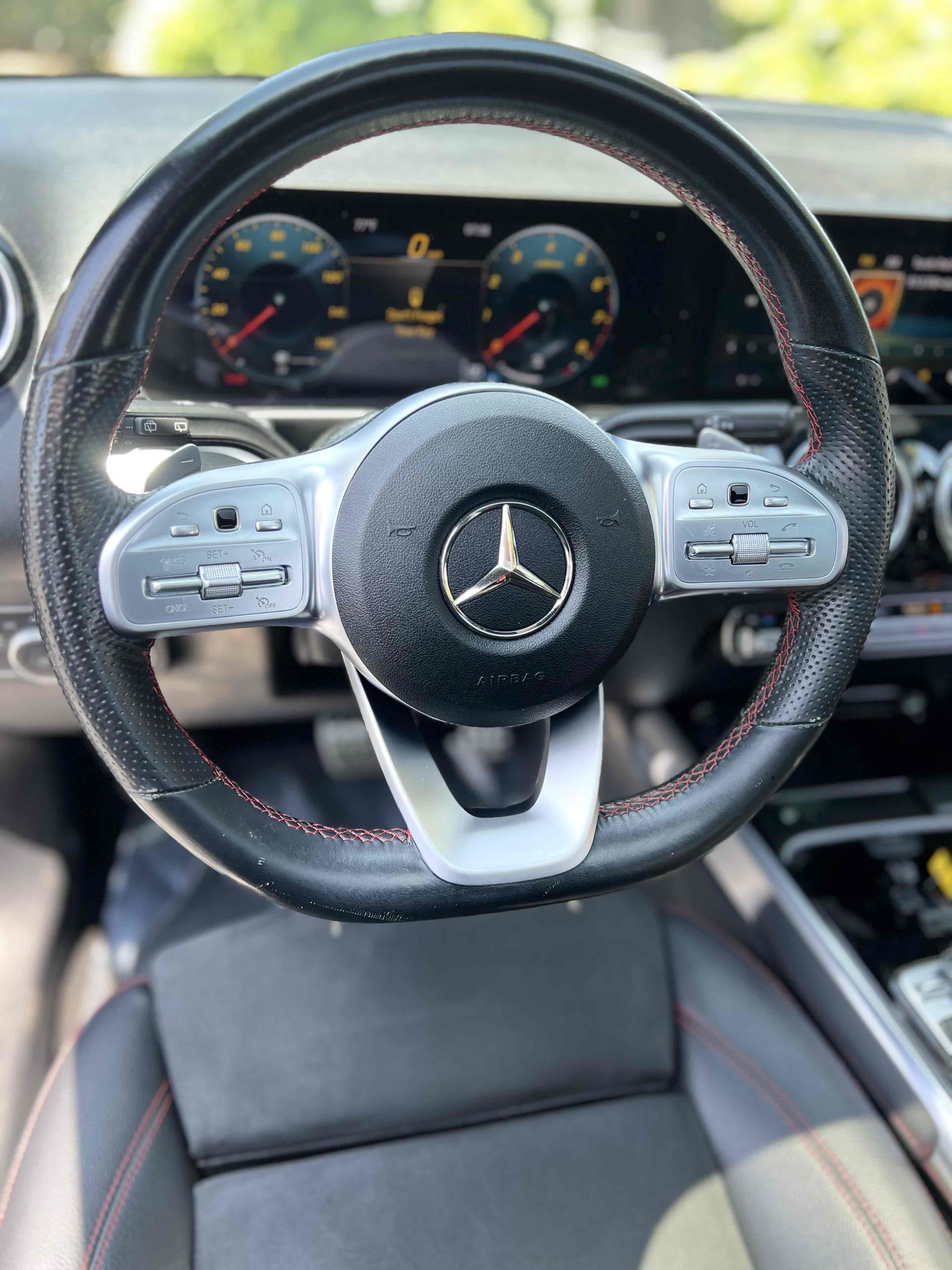2020 Mercedes Benz GLB 250 AMG photo 3