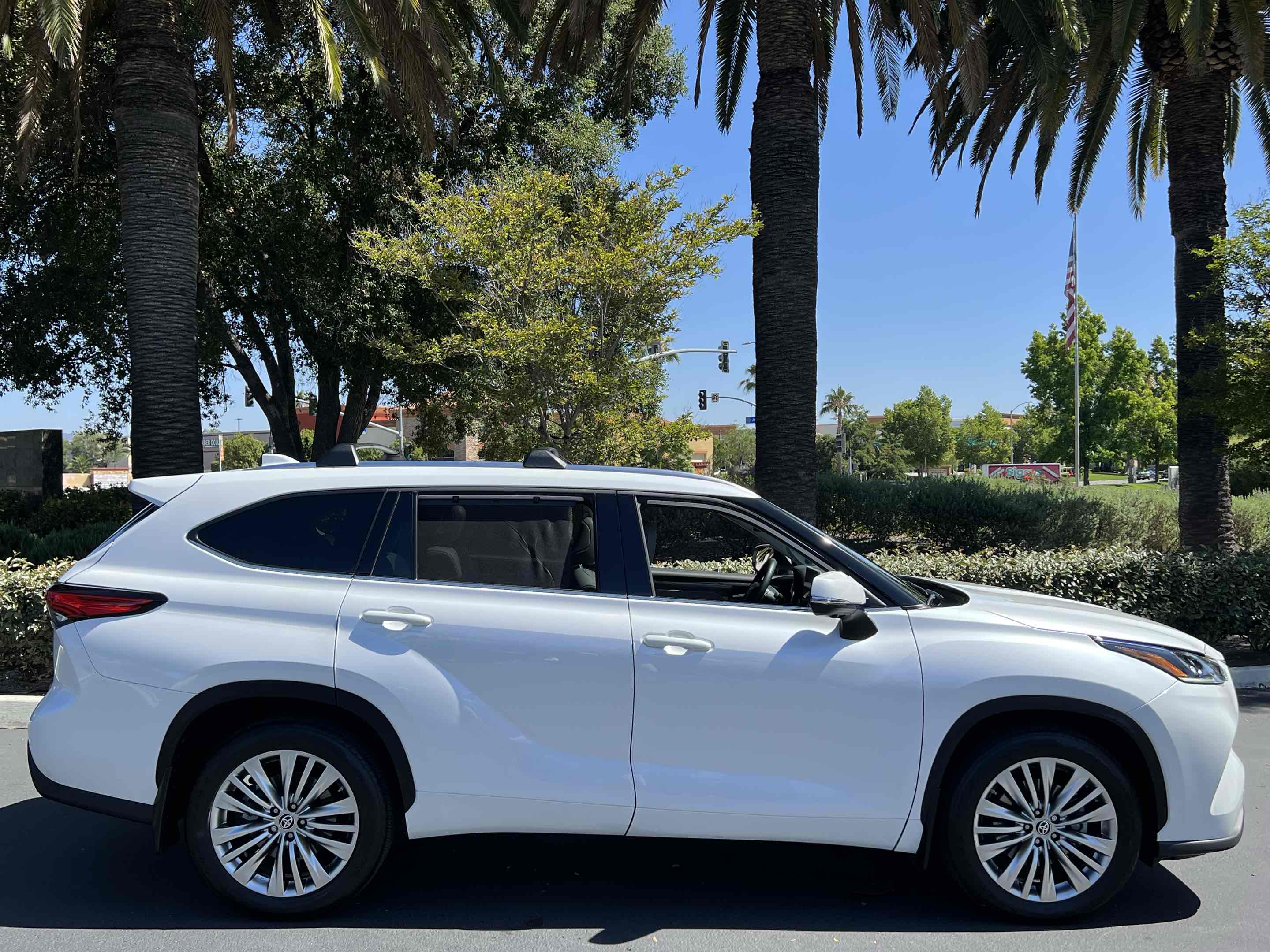 2023 Toyota Highlander Platinum - Photo 19