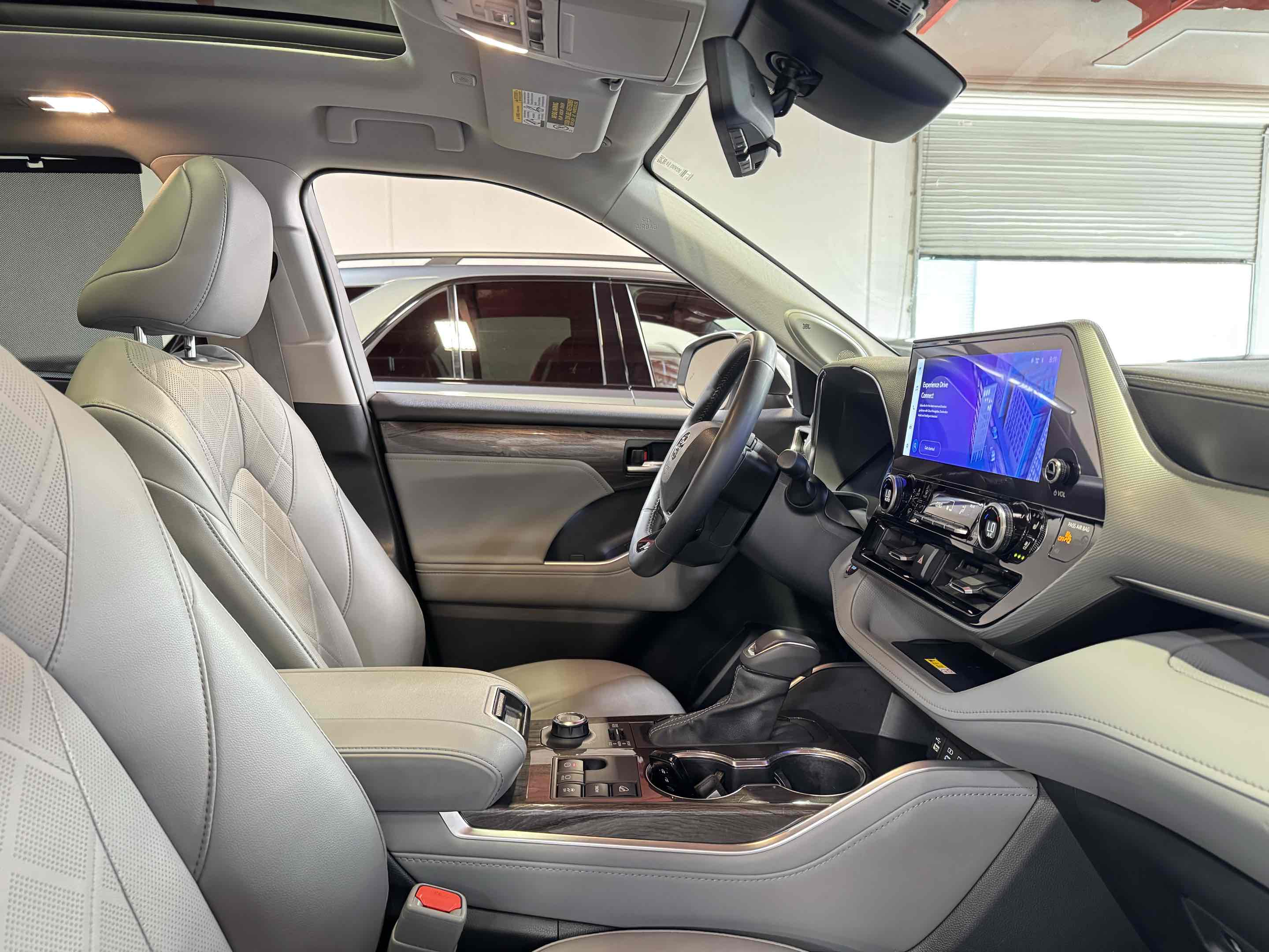 2023 Toyota Highlander Platinum - Photo 34