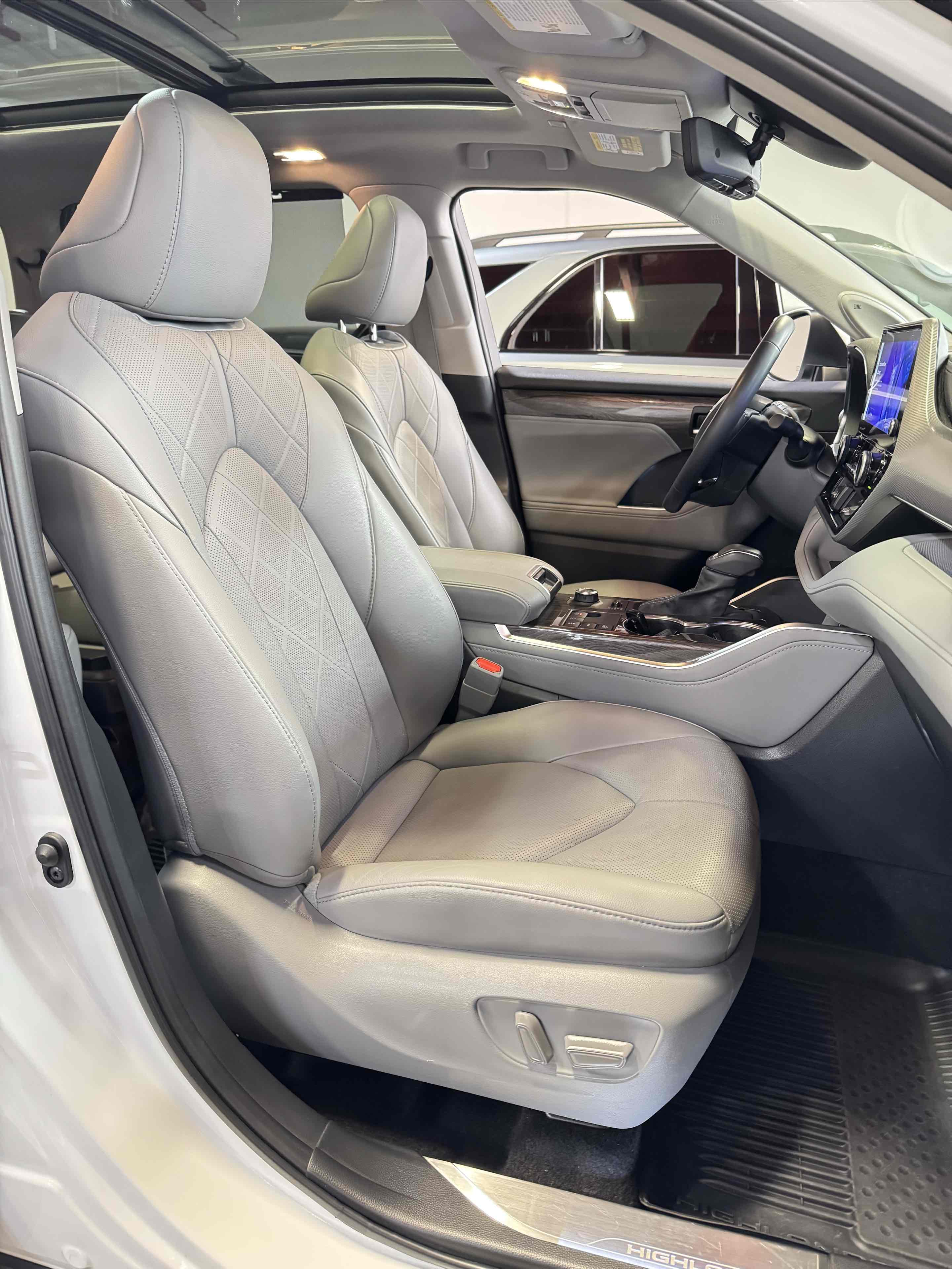 2023 Toyota Highlander Platinum - Photo 43