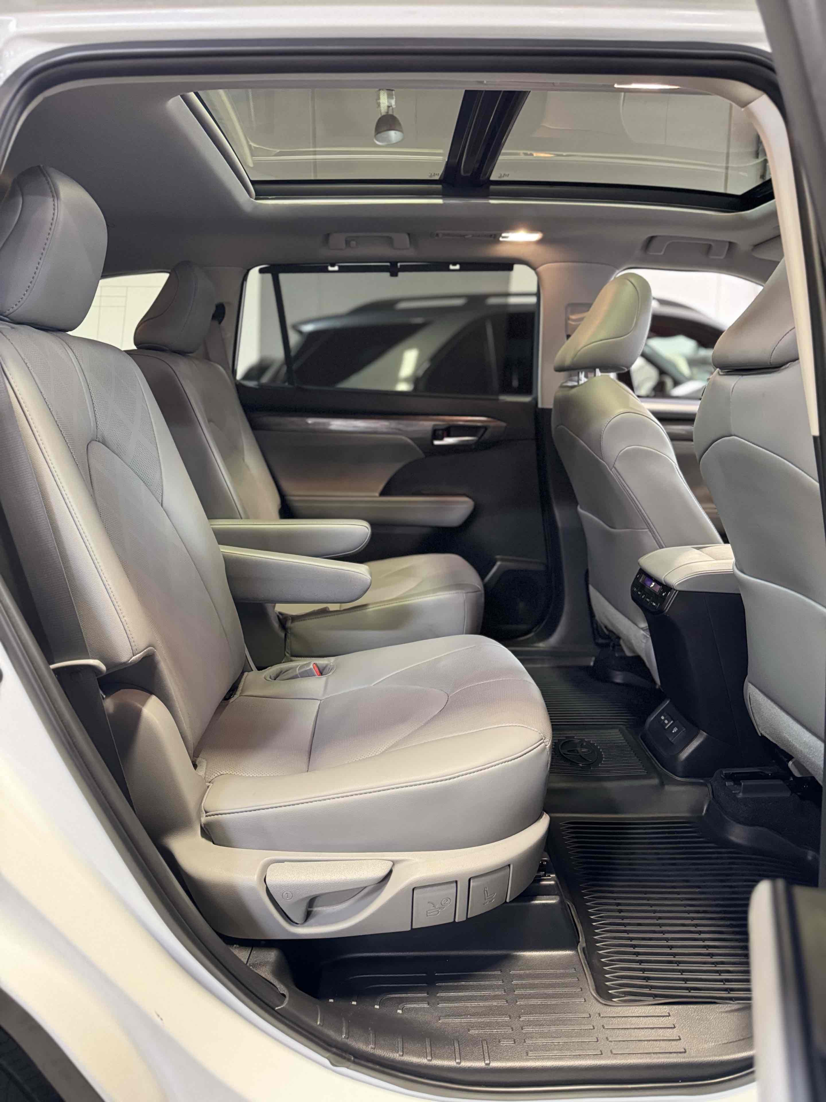 2023 Toyota Highlander Platinum - Photo 35
